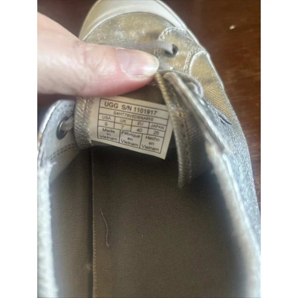 UGG Aries Metallic‎ Silver Shoes Sneakers Women's Size 9 - Style 1101917